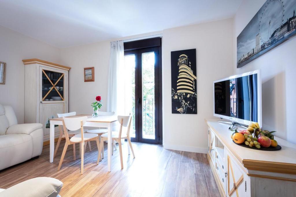 サラゴサEl Balcon Del Cesarアパートメント エクステリア 写真